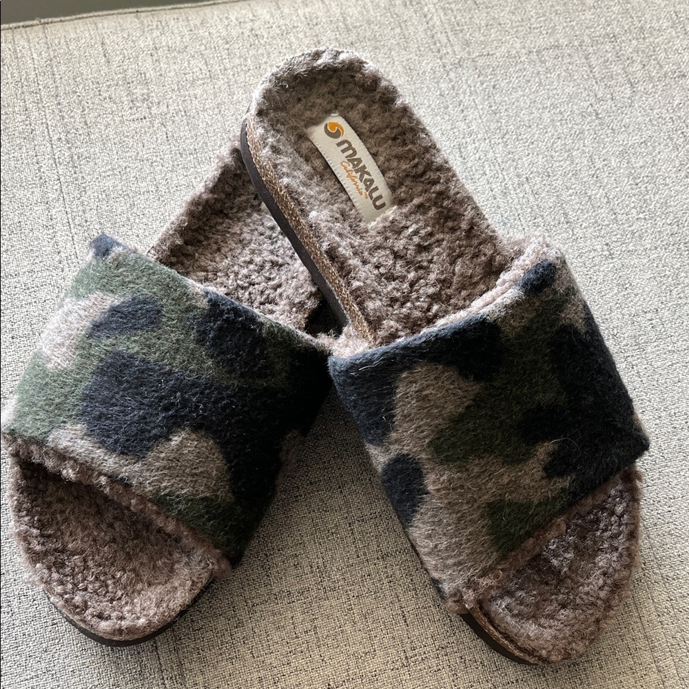 Camouflage Fuzzy Slippers